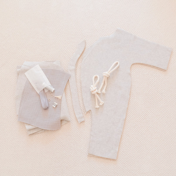 <transcy>Jumper - Little Grey Wolf</transcy>