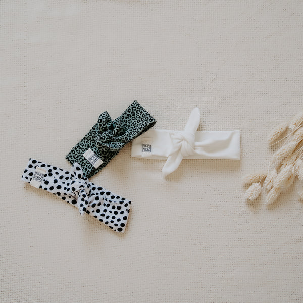 Haarband Accessoire für Dein Baby oder Kind in Wild Leo (grüner Leoprint) mit bereits zugeschnittenem Stoff und dazu passenden Kurzwaren zum selbst nähen von FINO & Stitch; Nähpaket als besondere Geschenkidee / Weihnachtsgeschenk / Geburtstagsgeschenk / Geburtsgeschenk / Geschenk zur Geburt